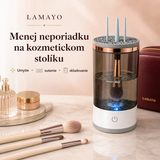 Lamayo na kozmetickom stolíku